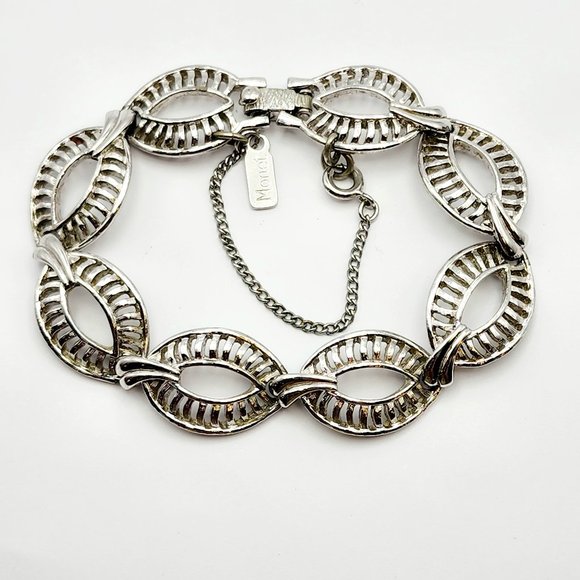 Vintage Monet Mid-Century Silver-Tone Open Link Bracelet w/Safety Chain - Picture 1 of 10